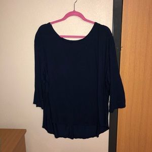 Large navy quarter-sleeve t shirt